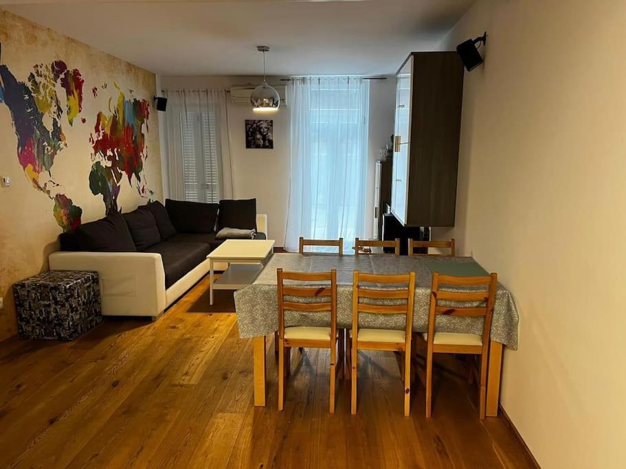 Apartment Porec, Tolle 3 Zi-whg, Sehr Zentral, Zustand! Mit Internet Und W-lan! Porec
