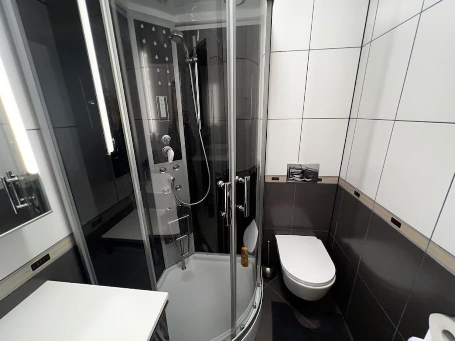 Porec, Tolle 3 Zi-whg, Sehr Zentral, Zustand! Mit Internet Und W-lan! Apartment Porec