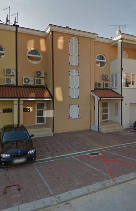 Porec, Tolle 3 Zi-whg, Sehr Zentral, Zustand! Mit Internet Und W-lan! Apartment